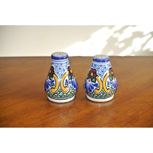 Read* Salt and Pepper Shaker Floral Talavera Folk Art Mexico 3.4" Tall - Picture 5 of 8